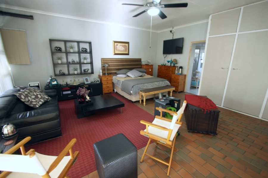 7 Bedroom Property for Sale in Jim Fouchepark Free State